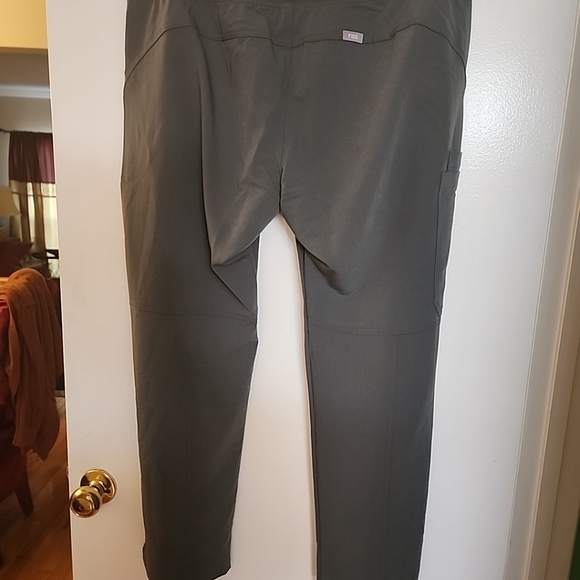 FIGS SCRUB PANTS - Picture 5 of 11